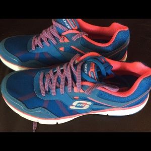 Skechers tennis shoes